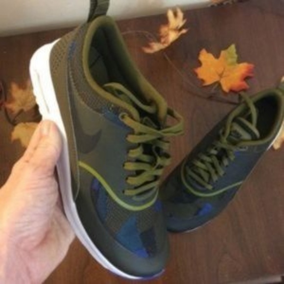 NEW Nike Air Max Thea Running Shoe Camo 9 - Picture 3 of 8